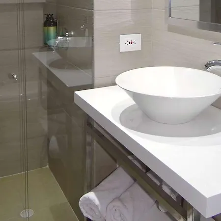 Wyndham Garden Hotel 3*