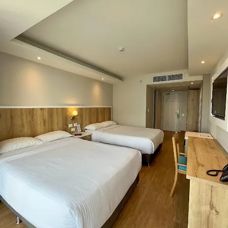 Wyndham Garden Hotel 3*